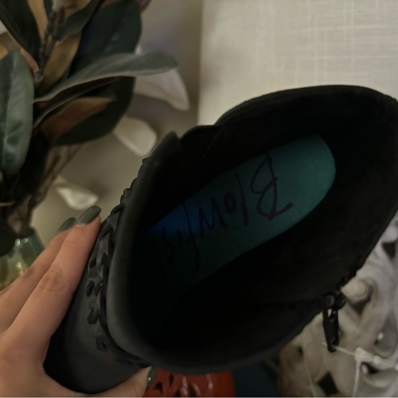 Black suede cowgirl/western boots. - Picture 5 of 6